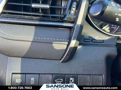 2022 Toyota Camry Hybrid SE