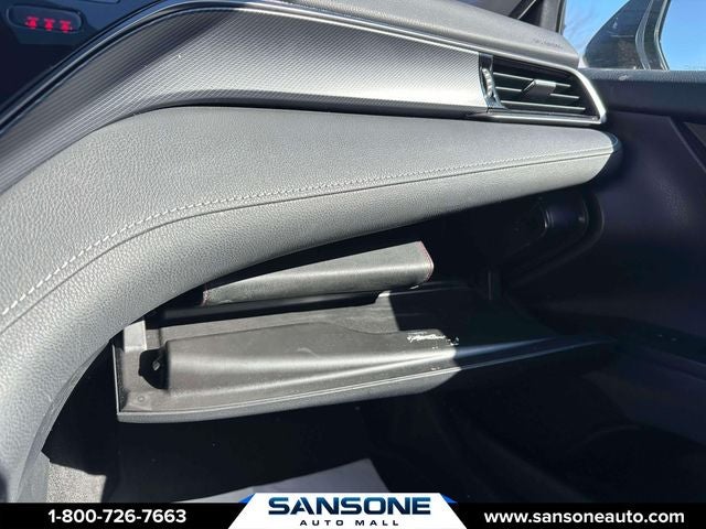 2022 Toyota Camry Hybrid SE