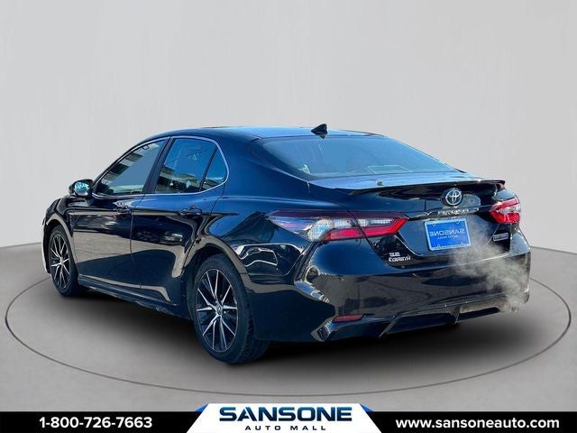 2022 Toyota Camry Hybrid SE