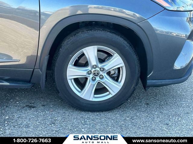 2022 Toyota Highlander LE