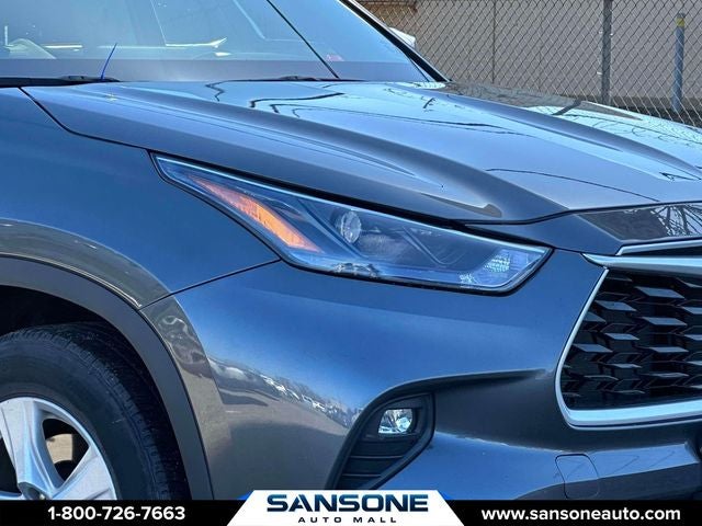 2022 Toyota Highlander LE