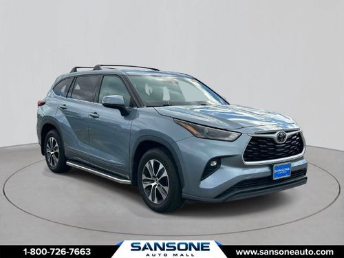 2022 Toyota Highlander LE