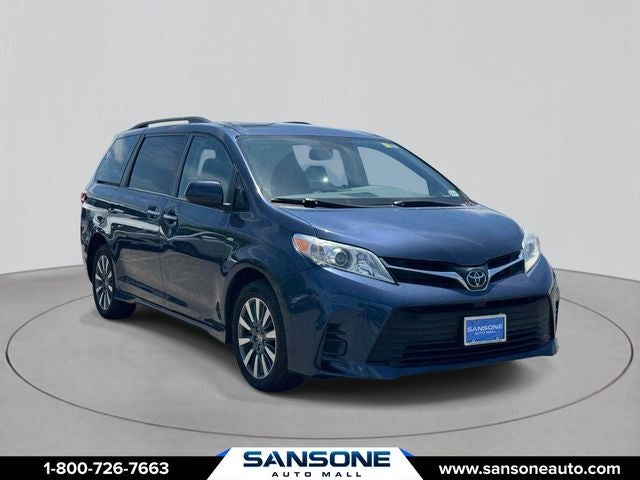 2020 Toyota Sienna LE V6 AWD 7-Passenger's photo