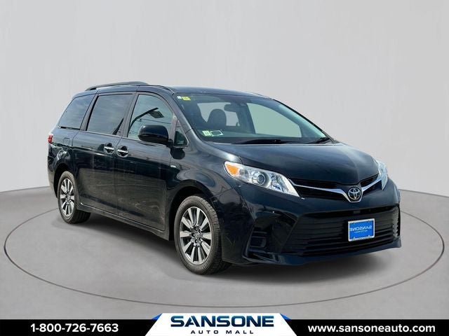 2020 Toyota Sienna LE V6 AWD 7-Passenger's photo