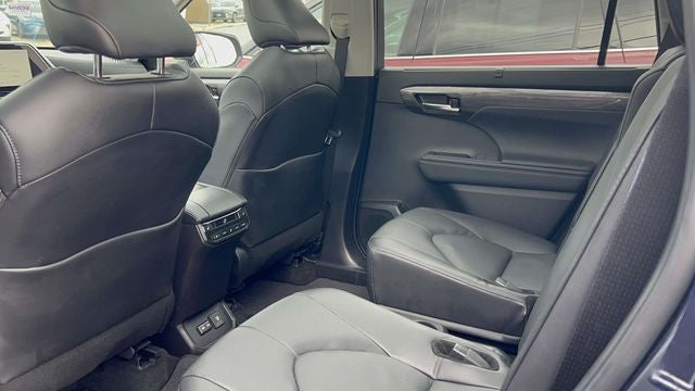 2024 Toyota Highlander Platinum