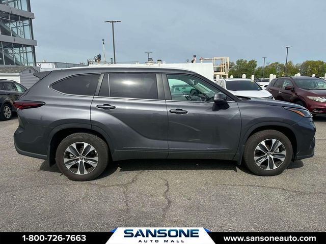 2025 Toyota Highlander XLE