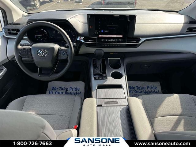2025 Toyota Sienna LE 8 Passenger