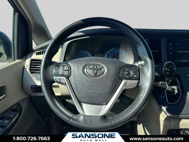 2015 Toyota Sienna XLE 8 Passenger