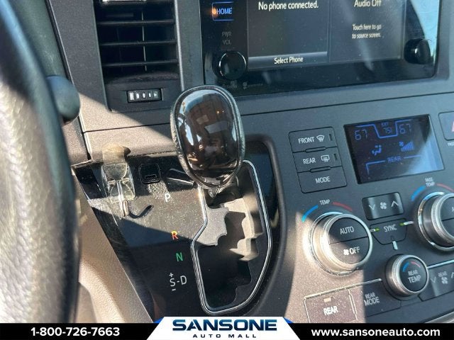 2015 Toyota Sienna XLE 8 Passenger