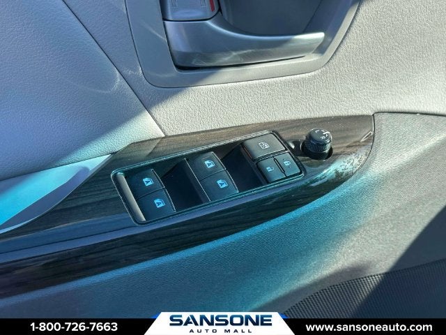 2017 Toyota Sienna XLE 8 Passenger