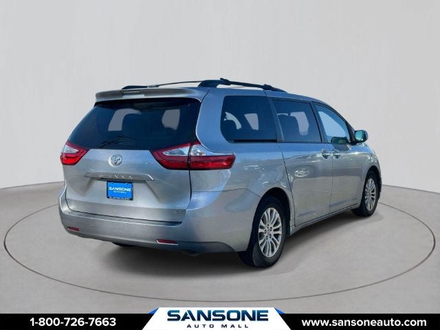 2017 Toyota Sienna XLE 8 Passenger
