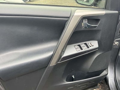 2017 Toyota RAV4 Hybrid XLE