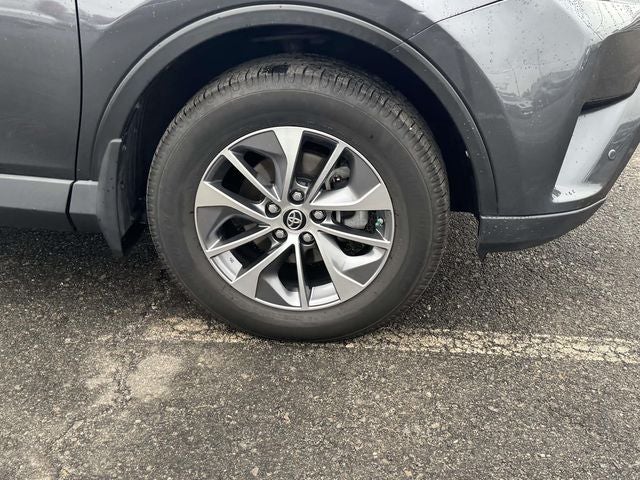 2017 Toyota RAV4 Hybrid XLE