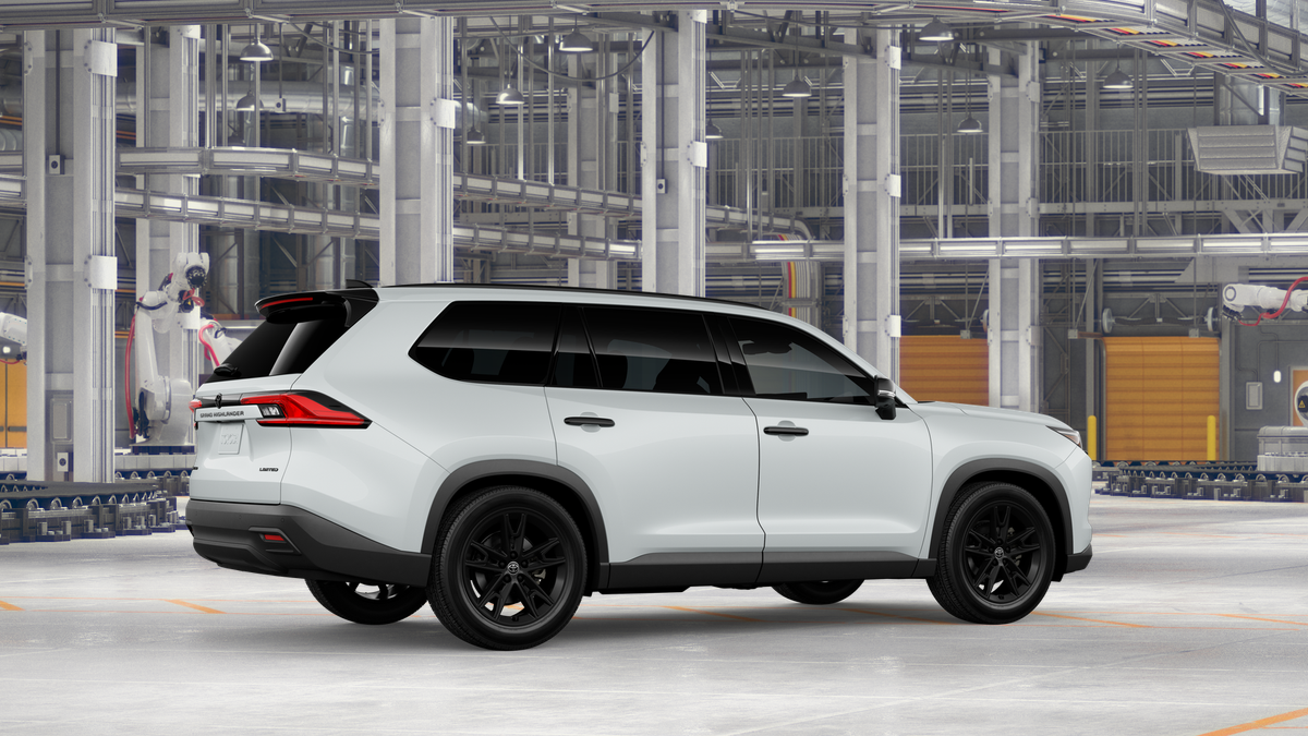 2026 Toyota Grand Highlander Hybrid Nightshade