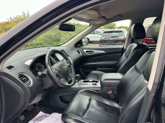 2017 Nissan Pathfinder SL