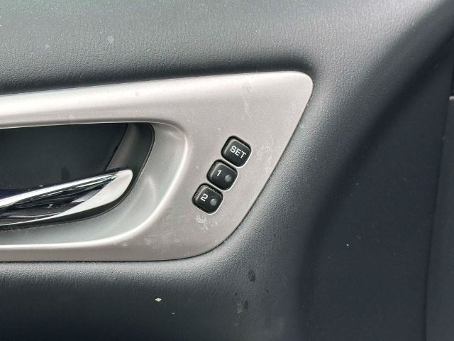 2017 Nissan Pathfinder SL