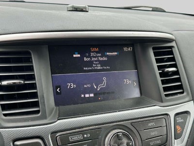 2017 Nissan Pathfinder SL