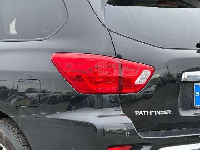 2017 Nissan Pathfinder SL