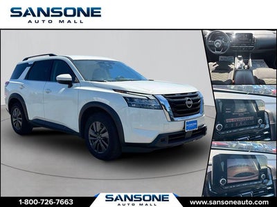 2022 Nissan Pathfinder SV