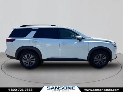 2022 Nissan Pathfinder SV