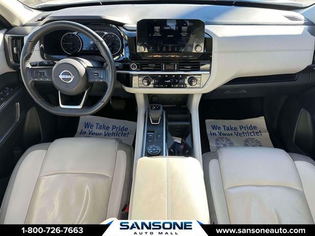 2023 Nissan Pathfinder SL