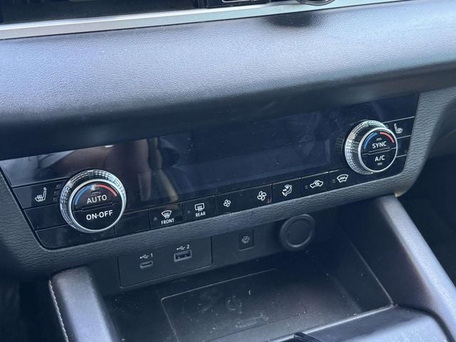 2022 Mitsubishi Outlander Base