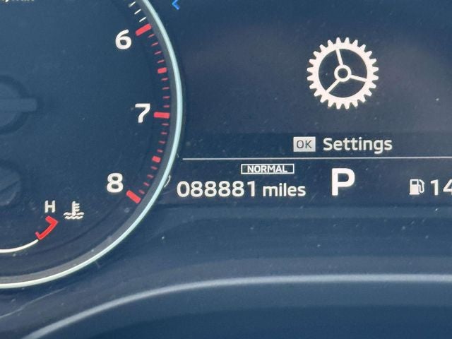 2022 Mitsubishi Outlander Base