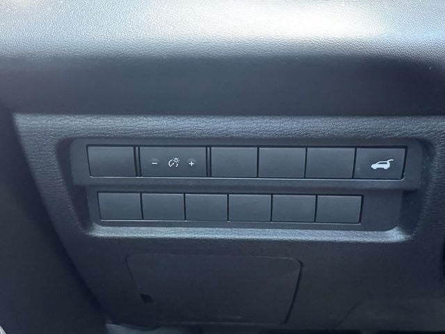 2022 Mitsubishi Outlander Base