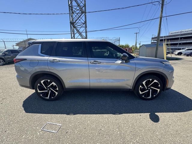 2022 Mitsubishi Outlander Base