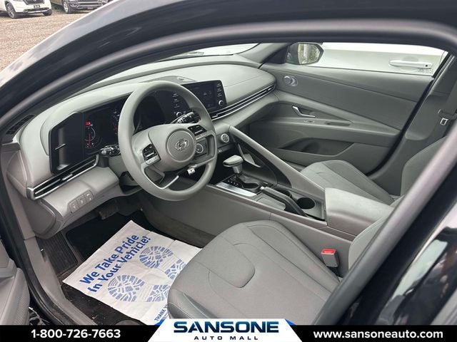 2023 Hyundai Elantra SE