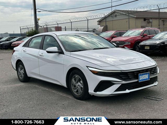 2025 Hyundai Elantra SE