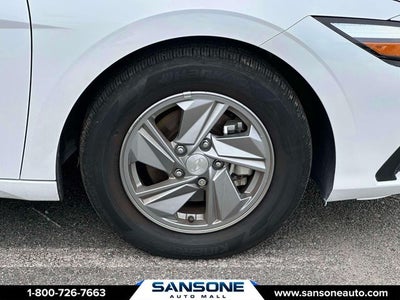 2025 Hyundai Elantra SE