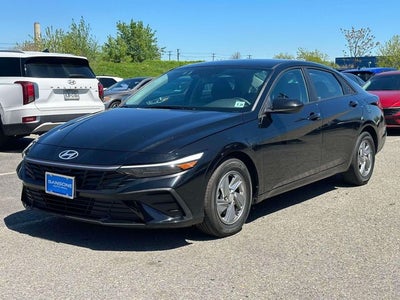 2024 Hyundai Elantra SE