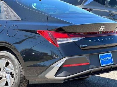 2024 Hyundai Elantra SE