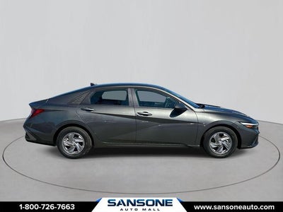 2025 Hyundai Elantra SE