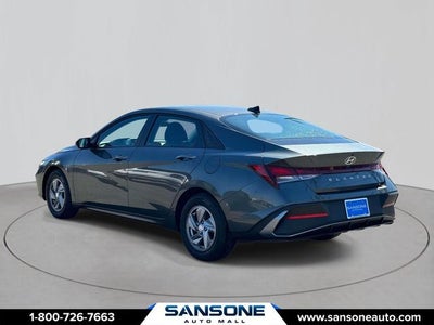 2025 Hyundai Elantra SE