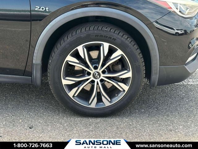 2018 INFINITI QX30 ESSENTIAL