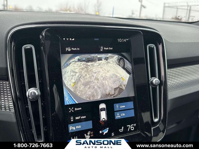 2022 Volvo XC40 R-Design