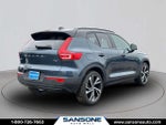 2022 Volvo XC40 R-Design
