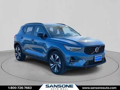 2024 Volvo XC40 B5 Plus Dark Theme