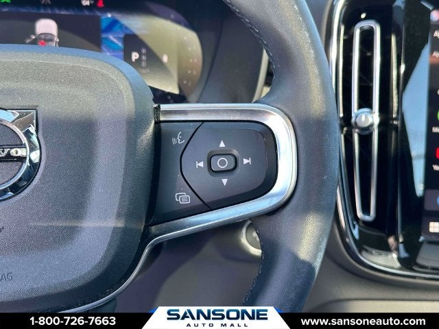 2024 Volvo XC40 B5 Plus Dark Theme