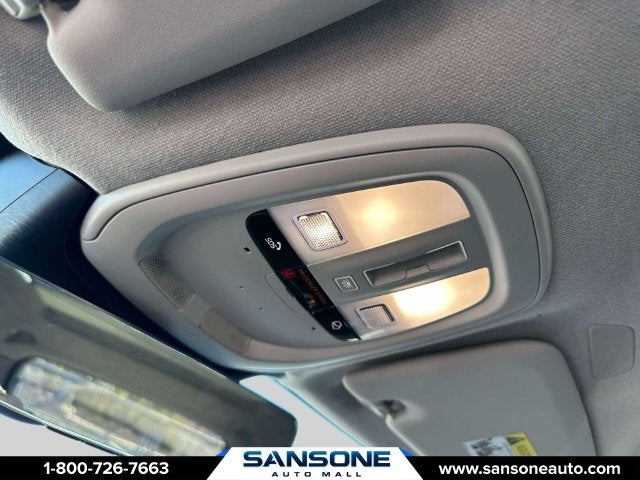 2024 Volvo XC40 B5 Plus Dark Theme