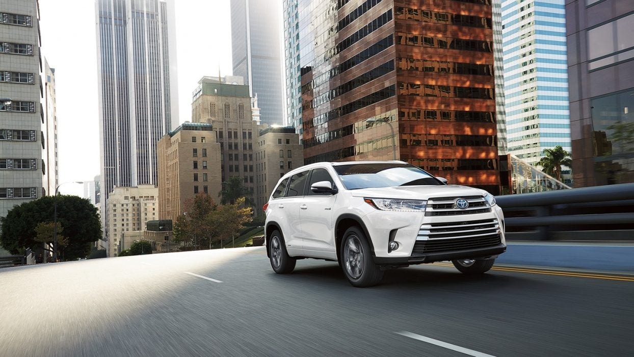 Sansone Toyota Dealership Showroom near Edison NJ